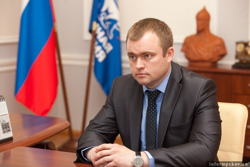 И.о. главы администрации Островского района Дмитрий Быстров