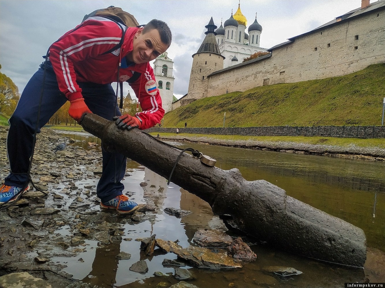 Марк Мордовцев с "уловом". Фото со страницы автора "ВКонтакте"
