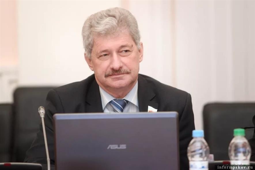 Петр Алексеенко. Фото пресс-службы Псковского областного Собрания депутатов