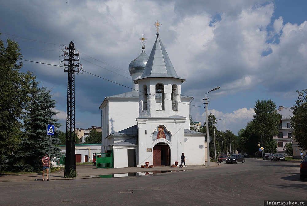 Церковь Покрова от Торга в Пскове. Фото с сайта aria-art.ru