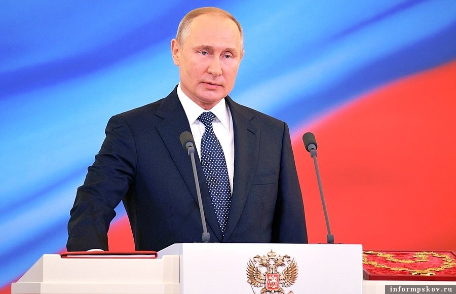 Действующий президент сможет избираться ещё на два срока. Фото kremlin,ru