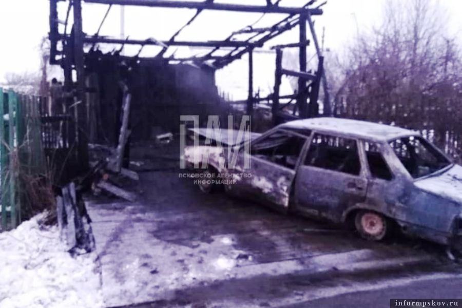 В деревне Черма сгорел сарай с автомобилем. Фото ПАИ