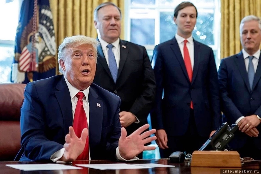 Более 200 конгрессменов поддерживают отстранение Трампа  Фото: Reuters