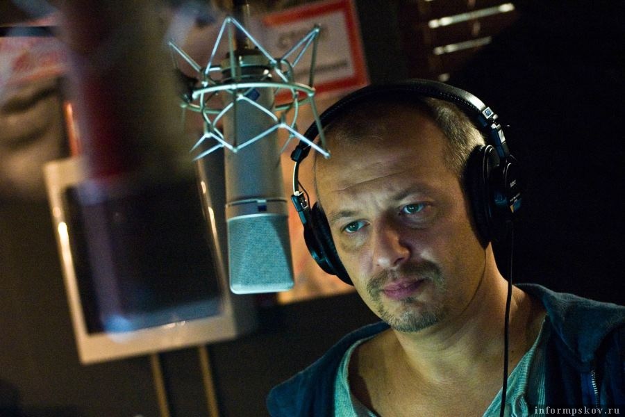 Дмитрий Марьянов в фильме «День радио» реж. Д. Дьяченко (2008). Фото кадр из фильма