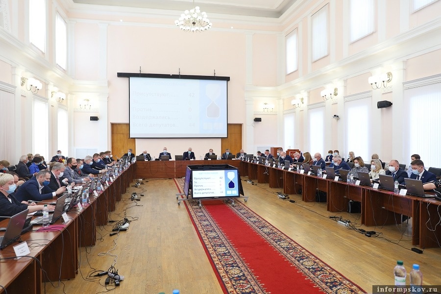 Фото: пресс-служба Псковского областного Собрания