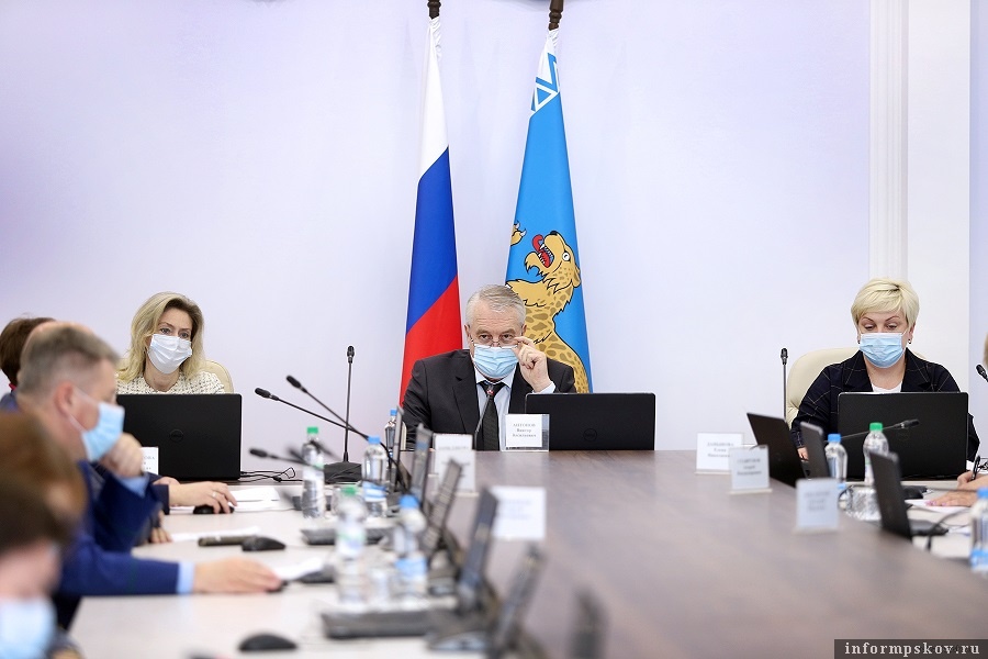 Фото: пресс-служба Псковского областного Собрания. 