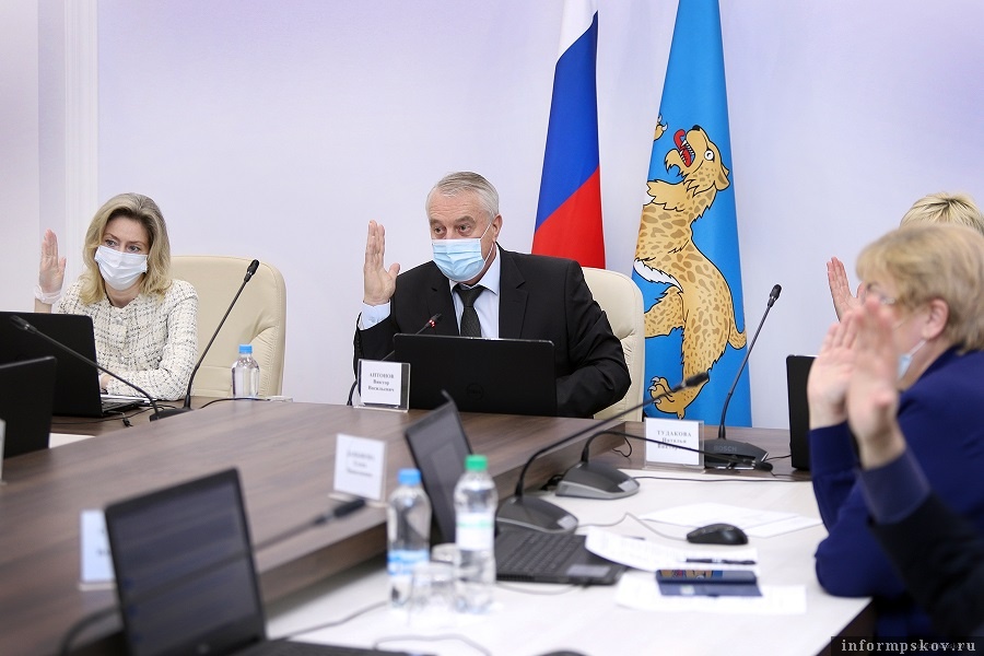 Фото: пресс-служба Псковского областного Собрания. 