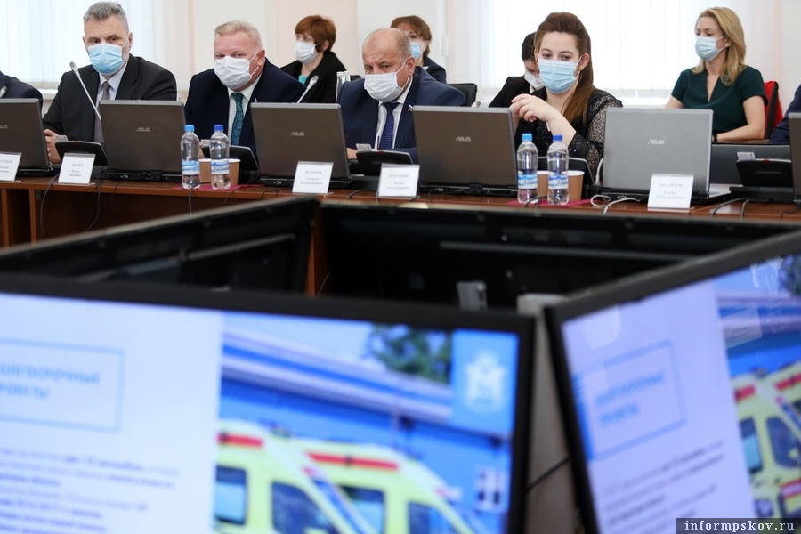 Фото: пресс-служба Псковского областного Собрания
