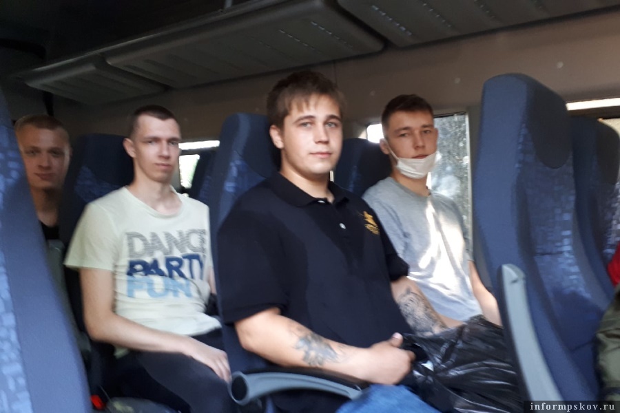 Все призывники будут служить в Псковской области. Фото газеты «Печорская правда».
