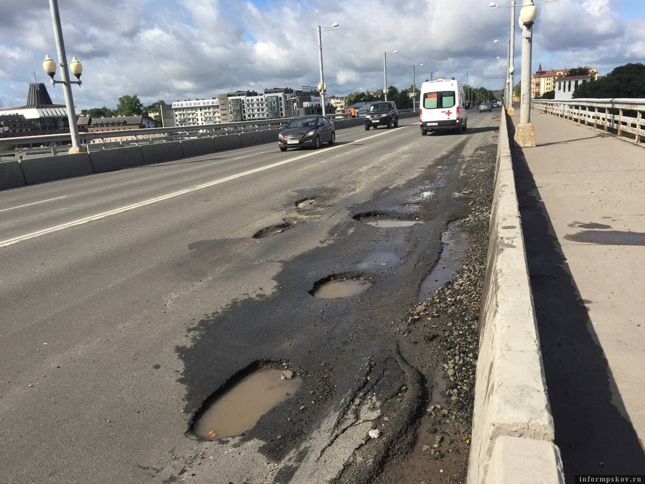 Фото: группа «Убитые дороги Пскова» в социальной сети «ВКонтакте». 2 августа