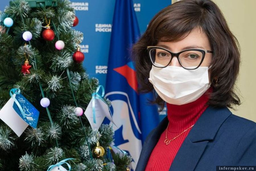 Анастасия Повторейко подарит четырёхлетней девочке снегокат. Фото: Instagram