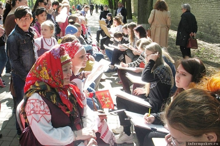 Рисовать портреты будут для всех желающих. Фото: «ВКонтакте»