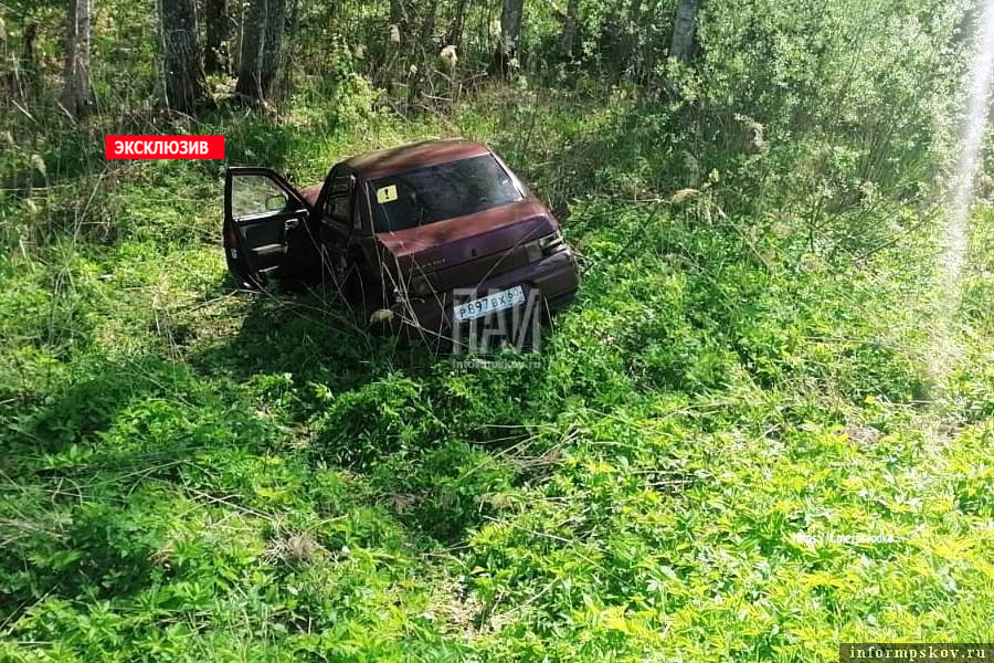Водитель не справился с управлением и съехал в кювет. Фото ПАИ