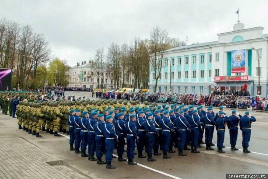 Парад Победы в Великих Луках. Фото Telegram