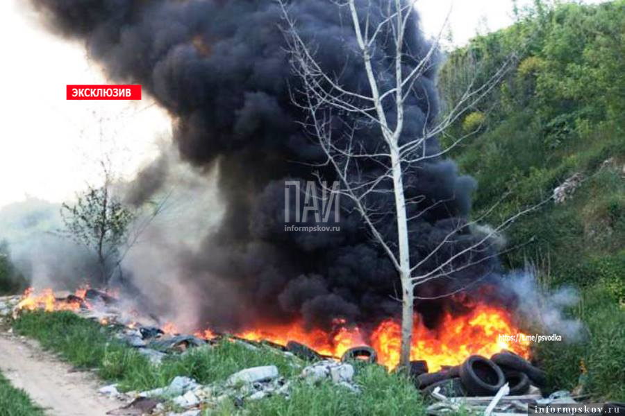 Пожарные ликвидируют очаги возгорания. Фото ПАИ