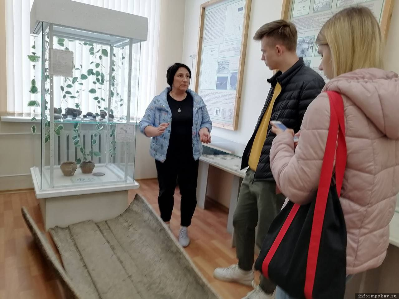 Студенты ВШЭ во второй экспедиции на Псковской земле. Фото Фонд инвестиционного развития
