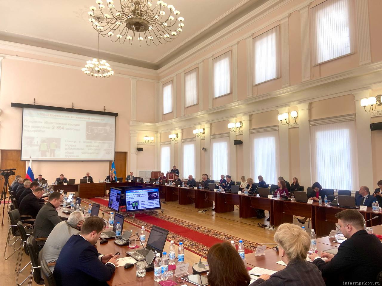 Фото: пресс-служба Псковского областного Собрания депутатов