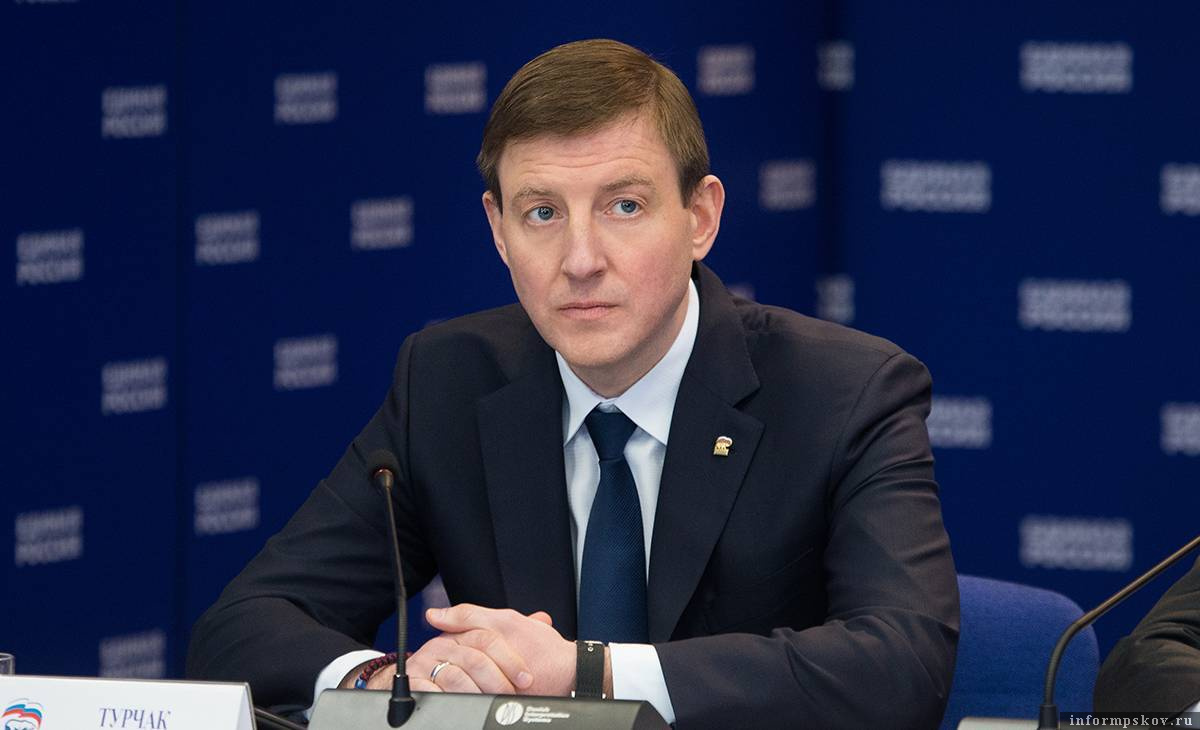 Фото: пресс-служба Псковского областного Собрания депутатов
