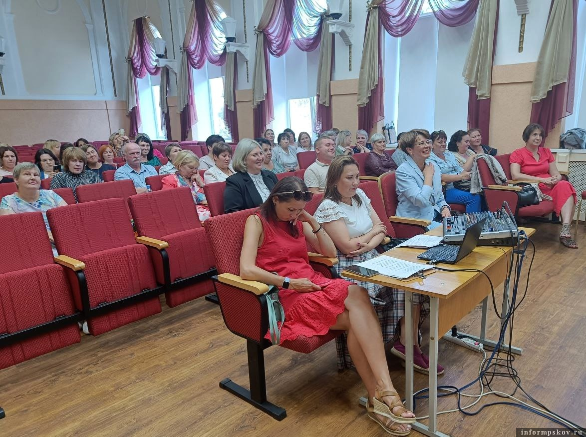 Фото здесь и далее: пресс-служба Псковской городской Думы