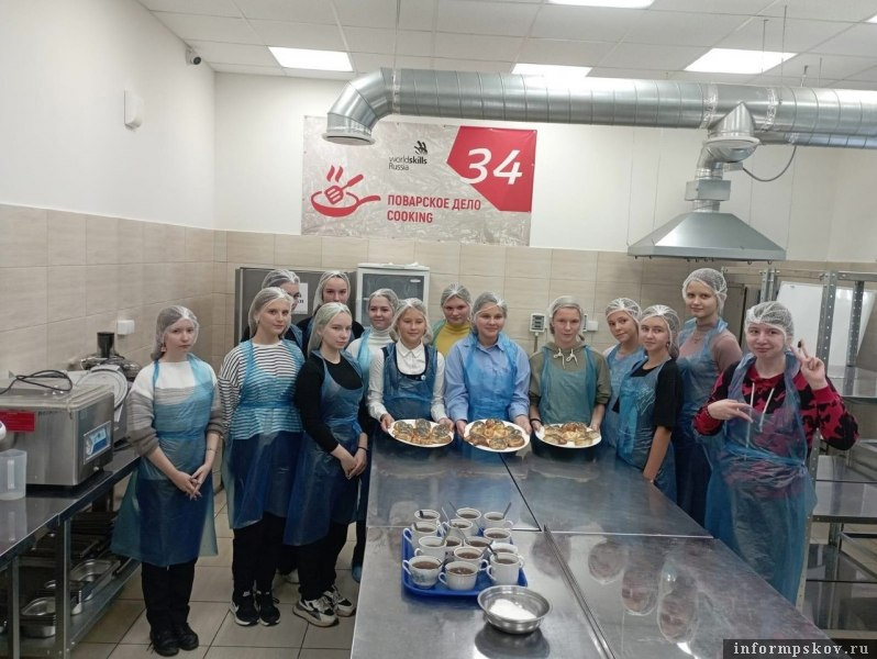 Псковские школьники знакомятся с разными профессиями в рамках проекта «Билет в будущее». Фото здесь и далее: пресс-служба правительства Псковской области
