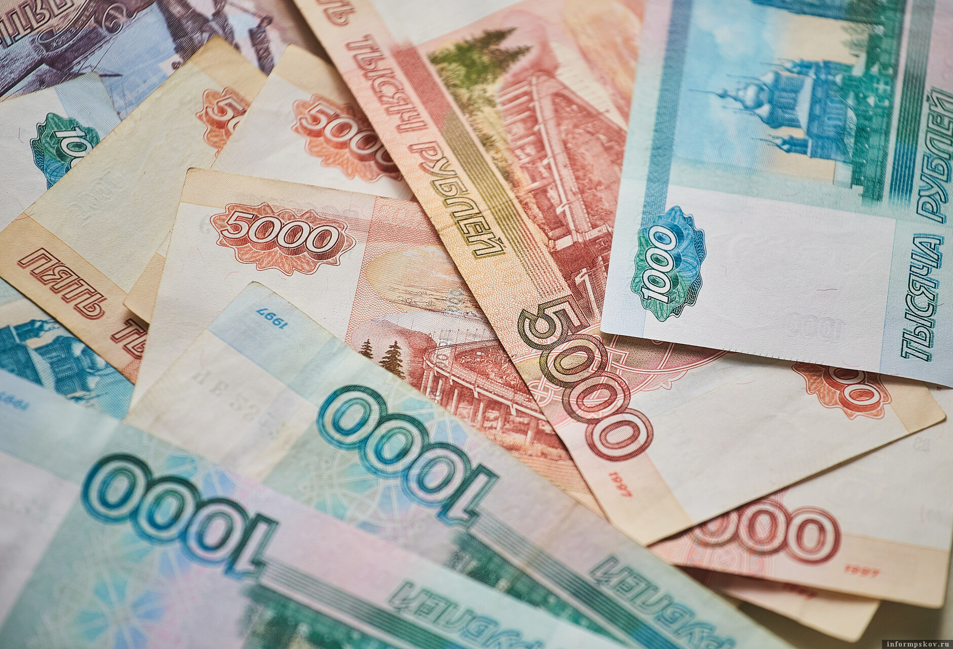В России упростят взыскание долгов с граждан за услуги ЖКХ. Фото: ПАИ