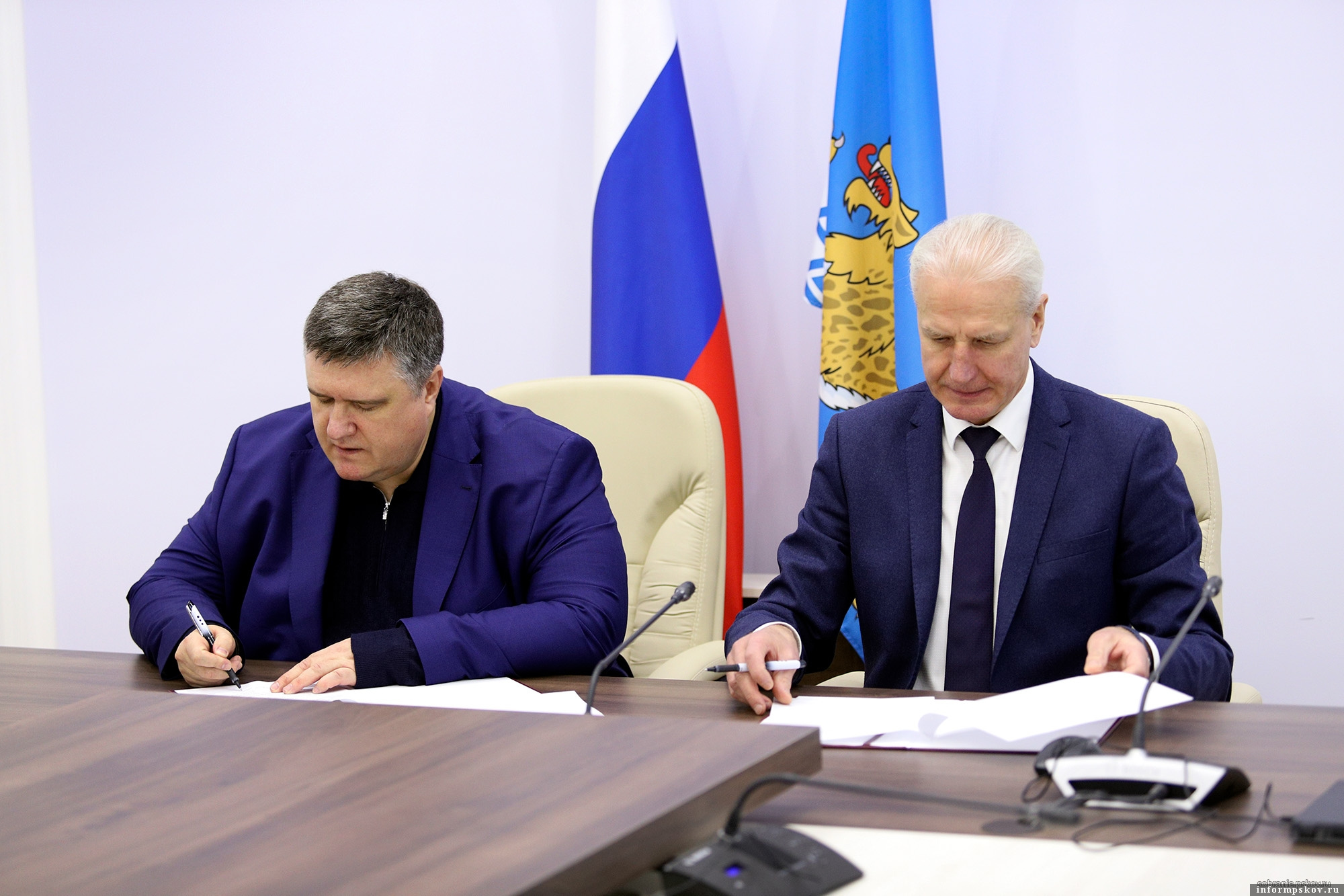 В Псковской области Собрание депутатов и РВИО объединят усилия по сохранению исторической памяти. Фото здесь и далее: пресс-служба Псковского областного Собрания депутатов
