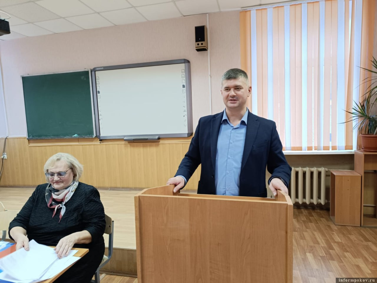 Игорь Иванов: «Социальное партнёрство отлично работает во всей вертикали». Фото здесь и далее: пресс-служба Псковского облсовпрофа