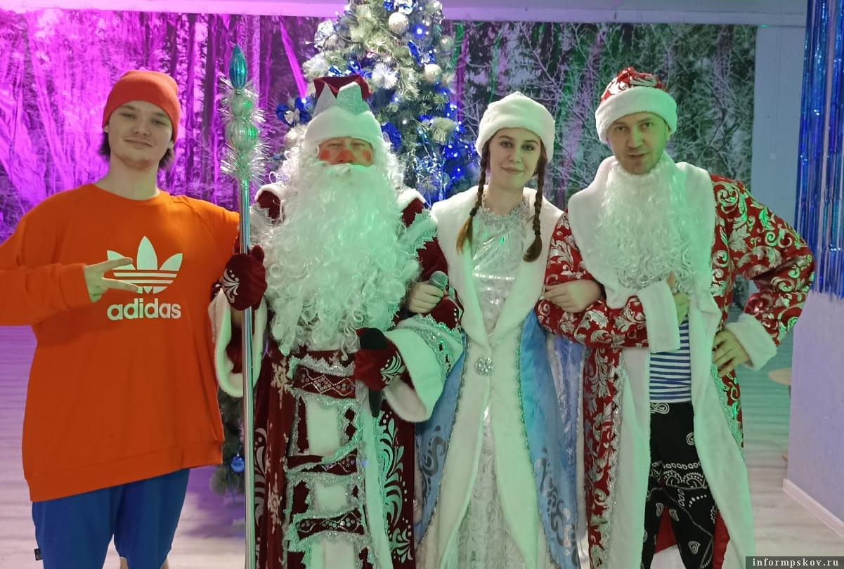Игорь Иванов: Профсоюзный новогодний сладкий подарок – традиция десятилетий. Фото здесь и далее: пресс-служба Псковского облсовпрофа