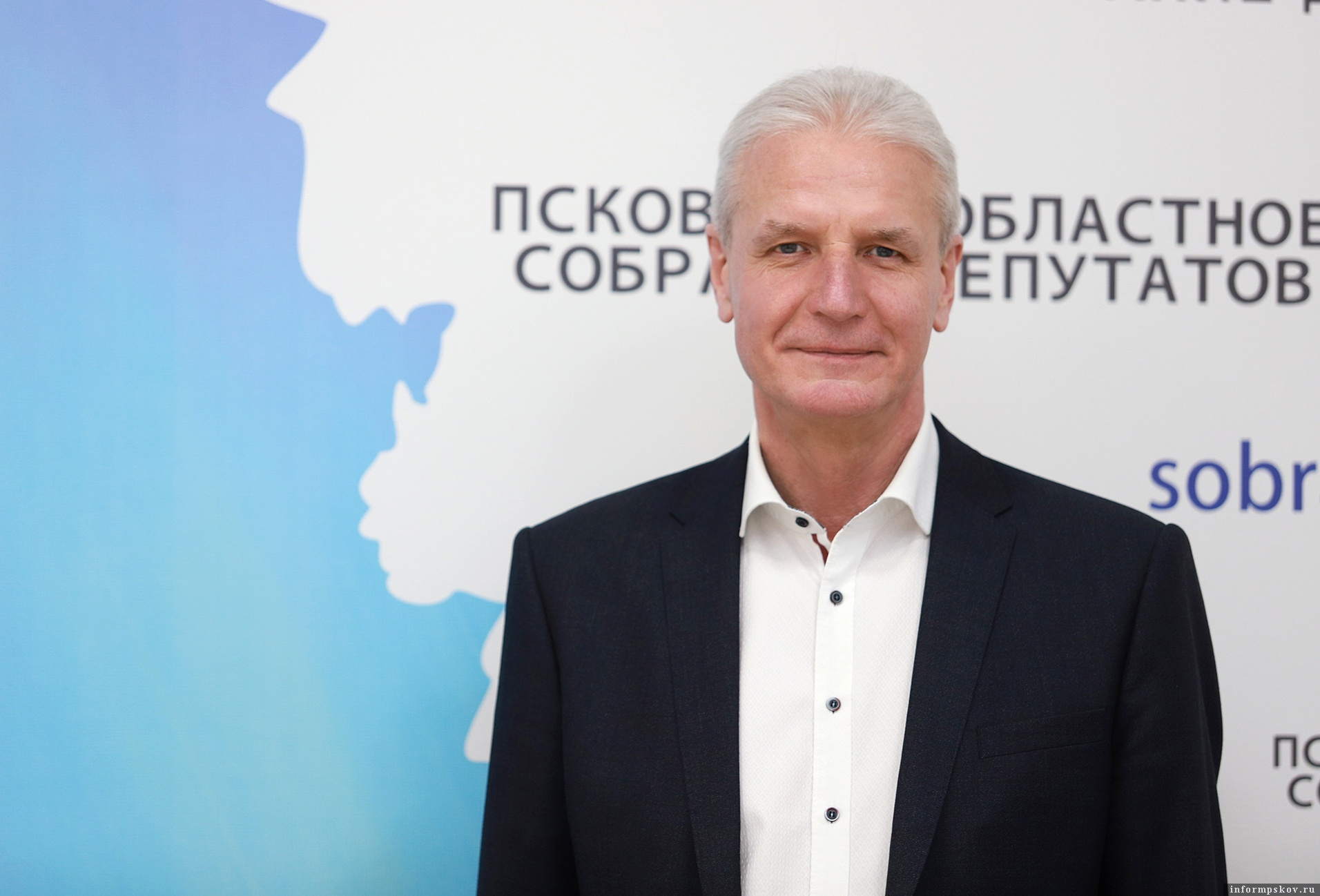Александр Котов поздравил энергетиков с профессиональным праздником. Фото: пресс-служба регионального парламента