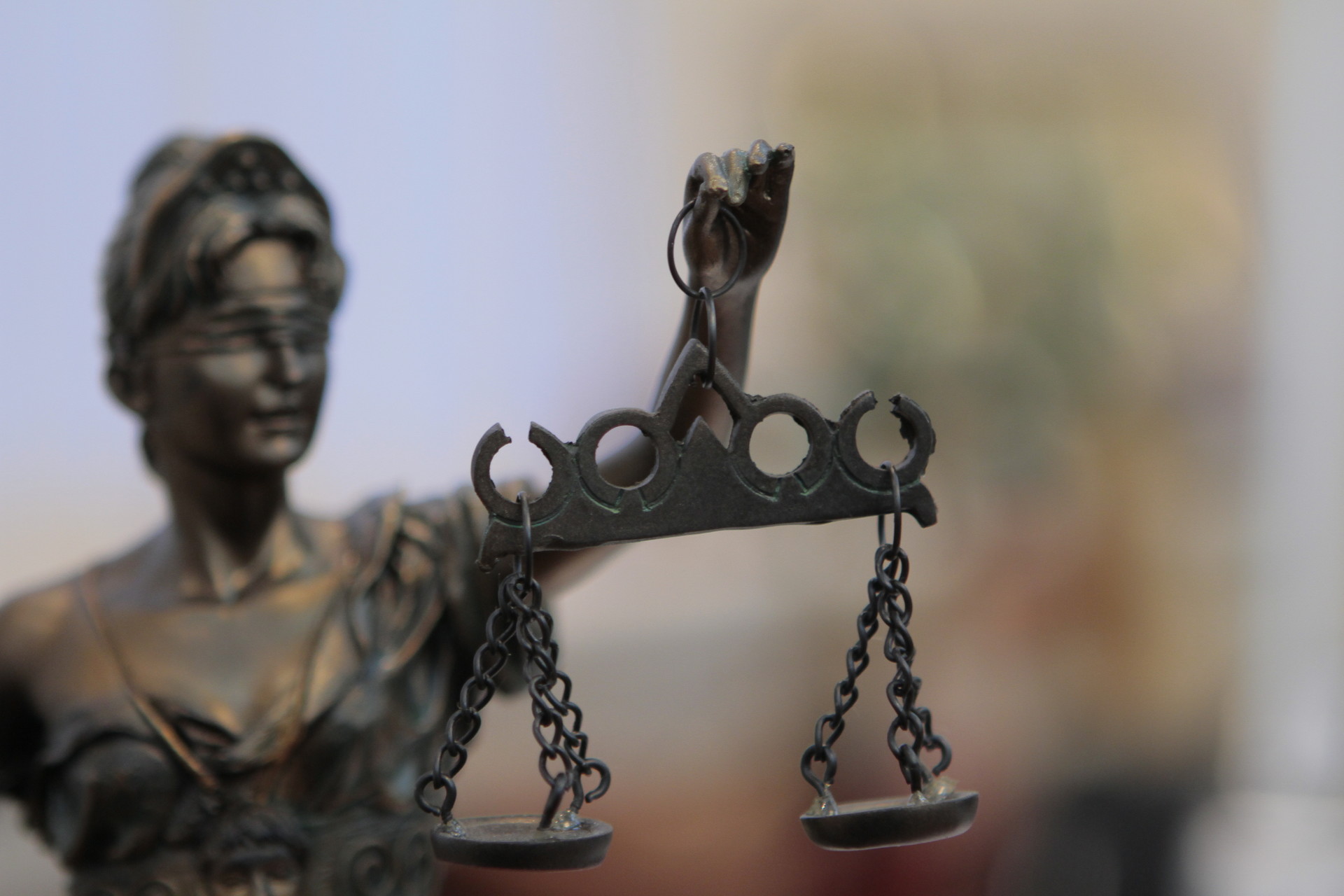Подрядчика наказали за нарушение безопасности при строительстве дома в Пскове. Фото: ПАИ