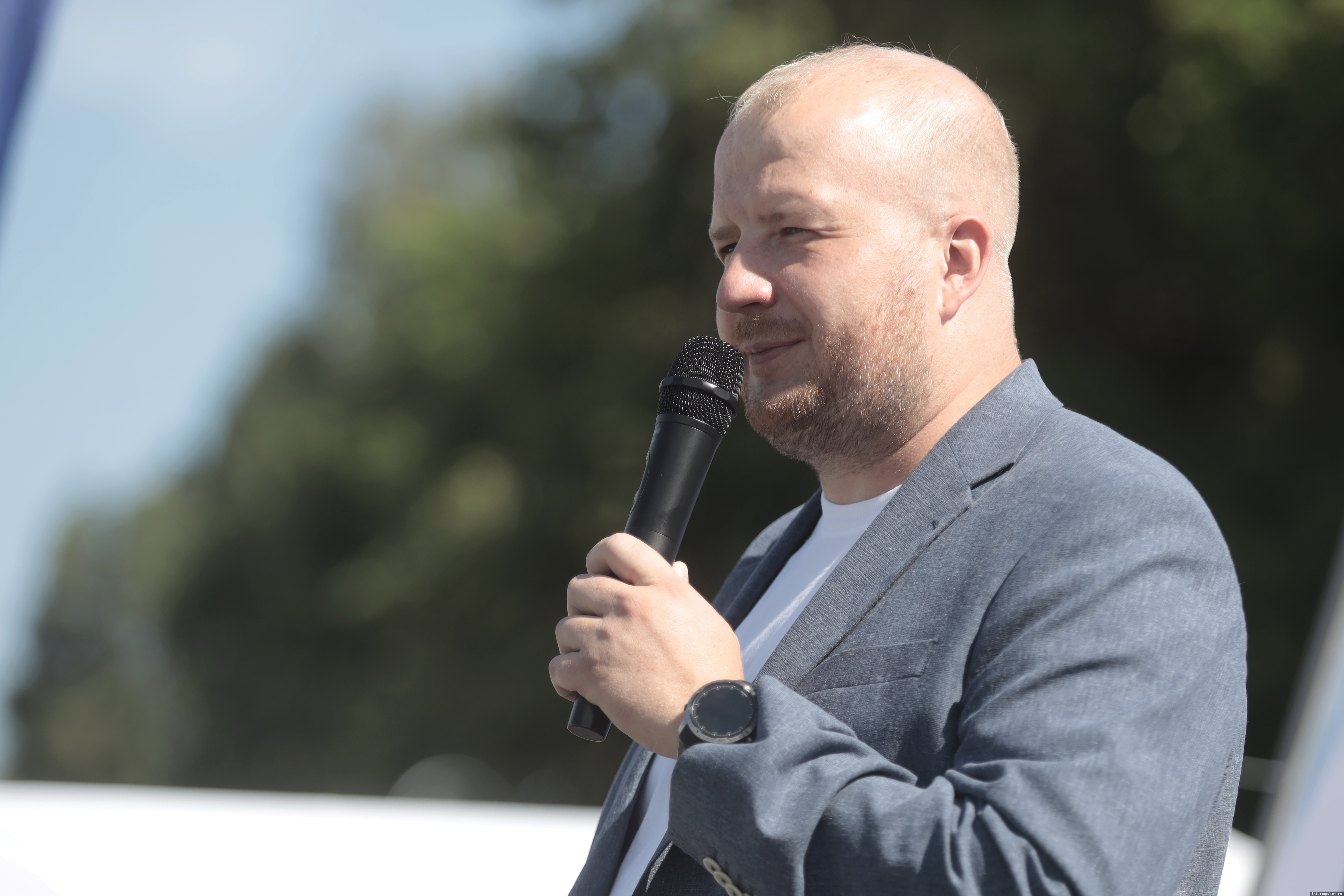 Глава Пскова Борис Елкин поздравил с открытием ФК «Машиностроитель»