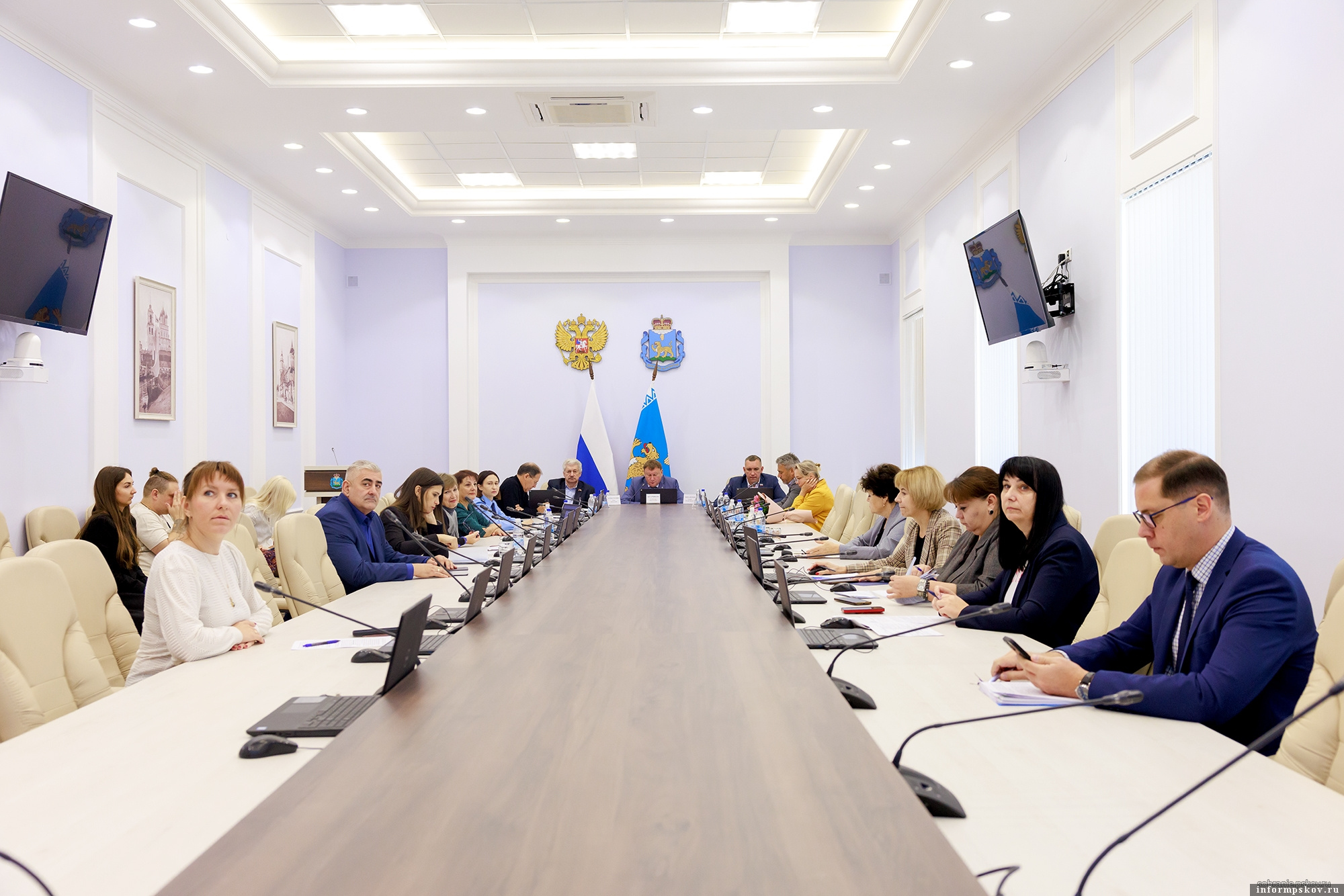 Фото: пресс-служба Псковского областного Собрания депутатов