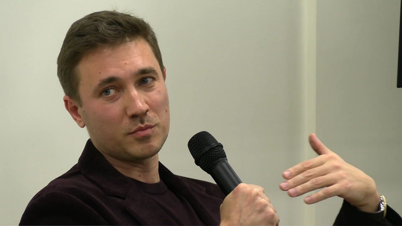 Дмитрий Сергиенков. Скриншот трансляции форума