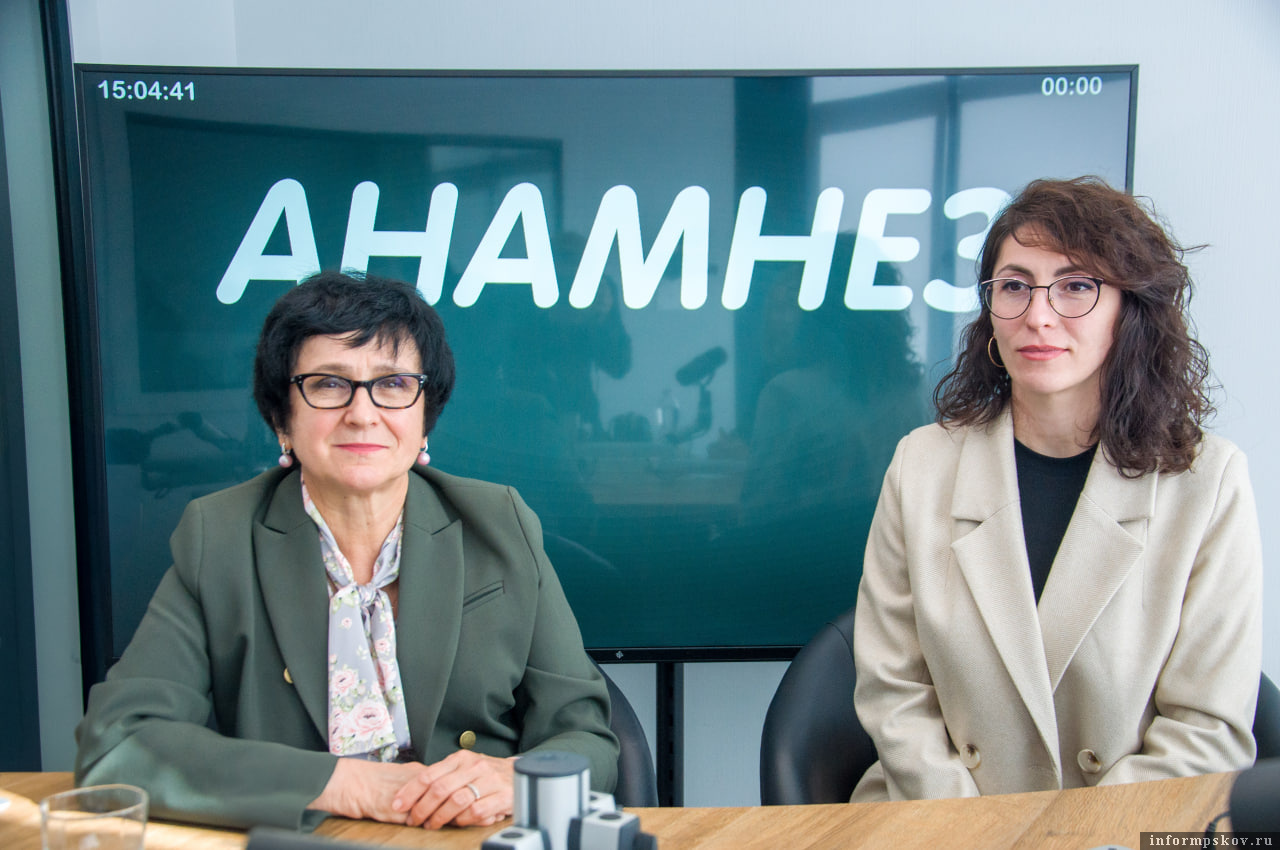 Галина Невалённая и Альбина Ханбабаева. Фото: ПАИ