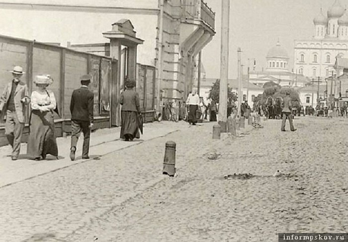 Псковская мода на улицах. Фото: Госархив Псковской области