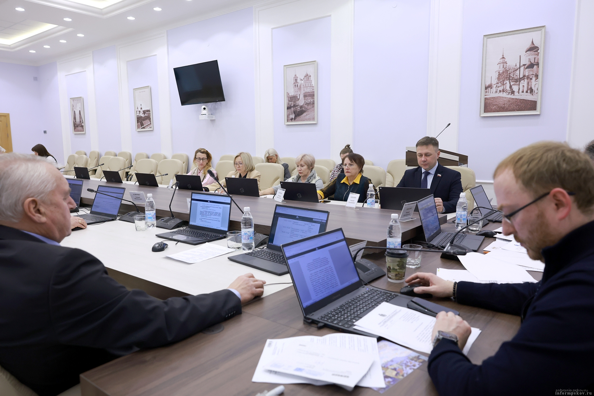 Фото здесь и далее: пресс-служба Псковского областного Собрания депутатов