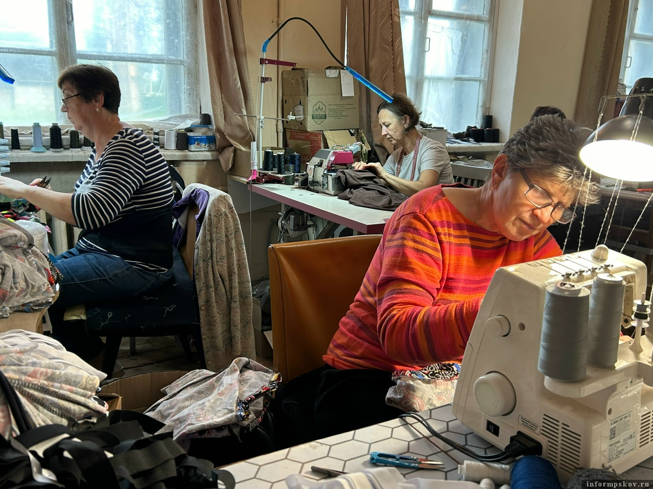 Фото здесь и далее: народная мастерская «Шьем для наших. Остров»