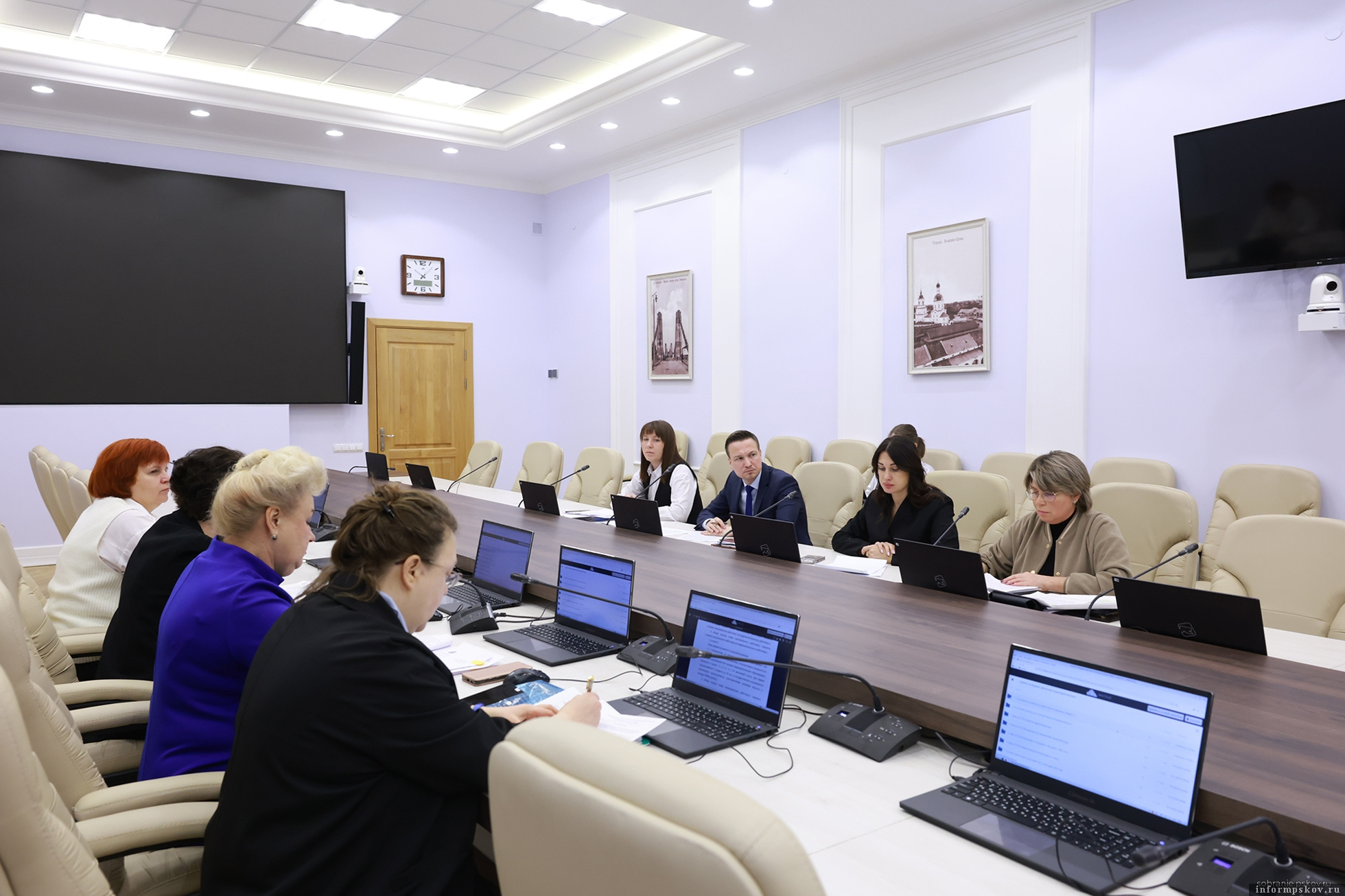 Фото: пресс-служба Псковского областного Собрания