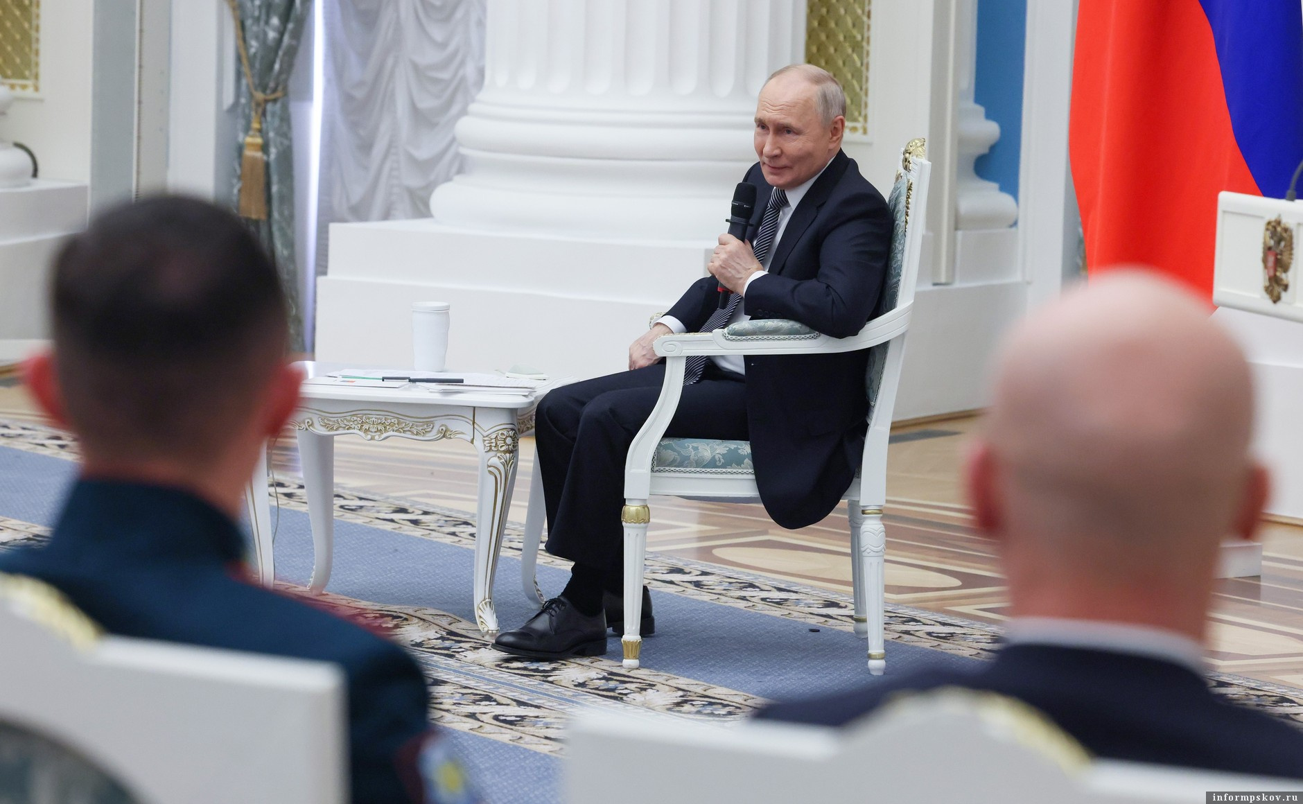 Владимир Путин на встрече с выпускниками программы «Время героев». Фото: пресс-служба Кремля