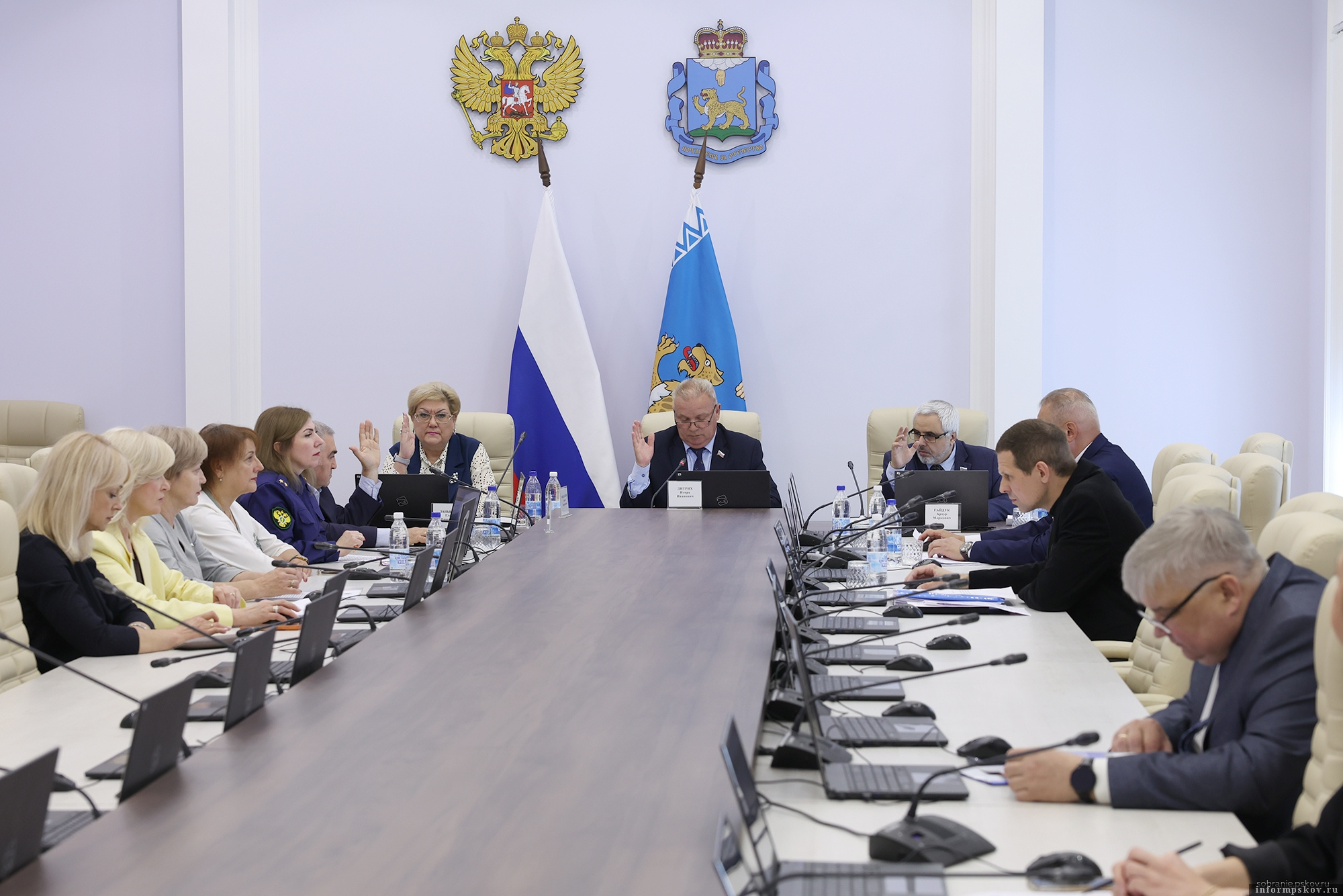 Фото: пресс-служба Псковского областного Собрания