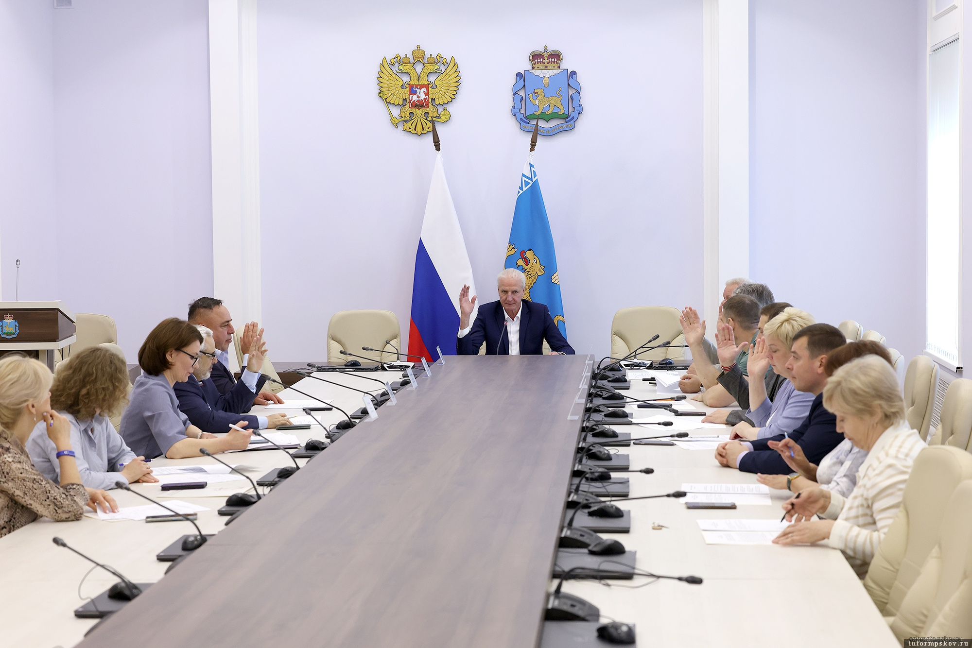 Фото: пресс-служба Псковского областного Собрания депутатов