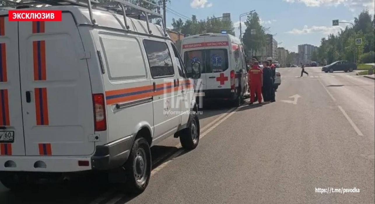 Ребёнок попал под колёса автомобиля на улице Коммунальной в Пскове 23 мая. Фото: ПАИ