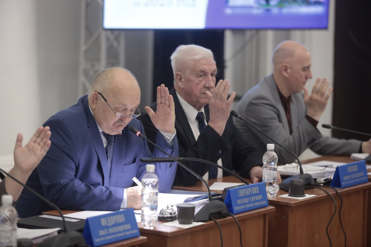 Михаил Иванов (в центре). Фото: Андрей Степанов / ПАИ