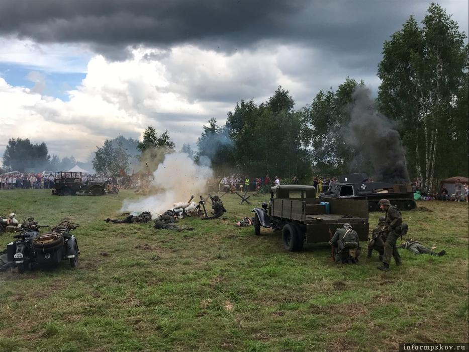 Военно-историческая реконструкция. Фото: газета «Новая жизнь»