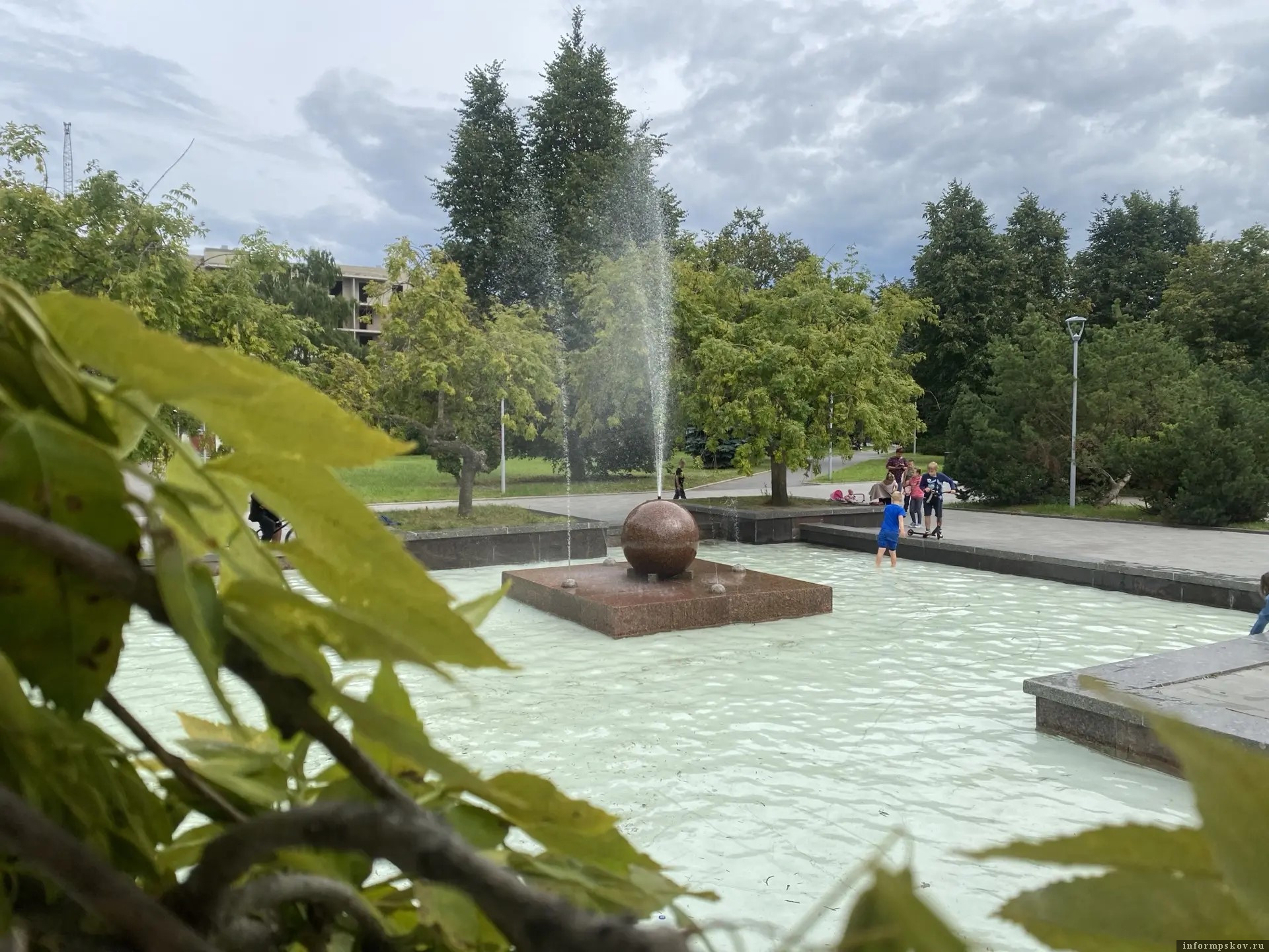 Фото здесь и далее из канала главы Пскова Бориса Елкина в МАХ
