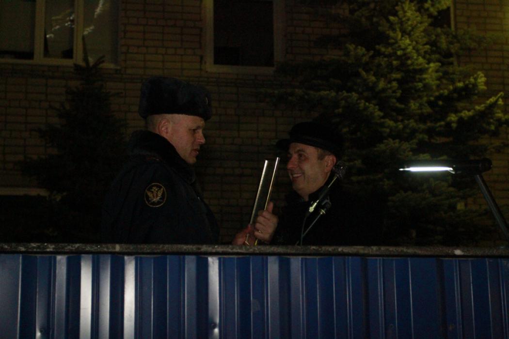 Заместитель председателя облизбиркома Иван Патлач вручил благодарственные грамоты курсантам Псковского филиала академии ФСИН