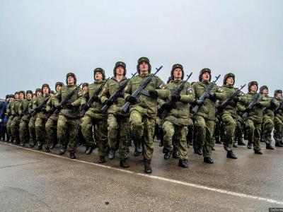 4 декабря Шаманов поздравил зенитно-ракетный полк 76-й дивизии с присвоением наименования «гвардейский». Фото: Александр Сидоренко