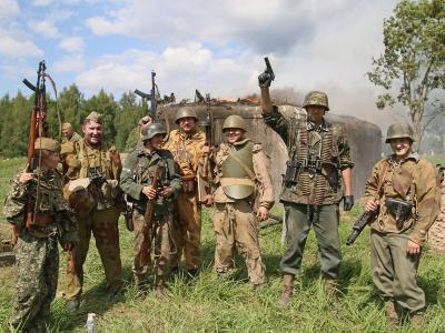 20 июля Бой на «Линии Сталина» в Островском районе. Фото: Михаил Глущенко