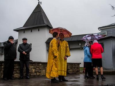 18 ноября В ожидании прибытия мощей князя Владимира в Псков. Фото: Александр Сидоренко