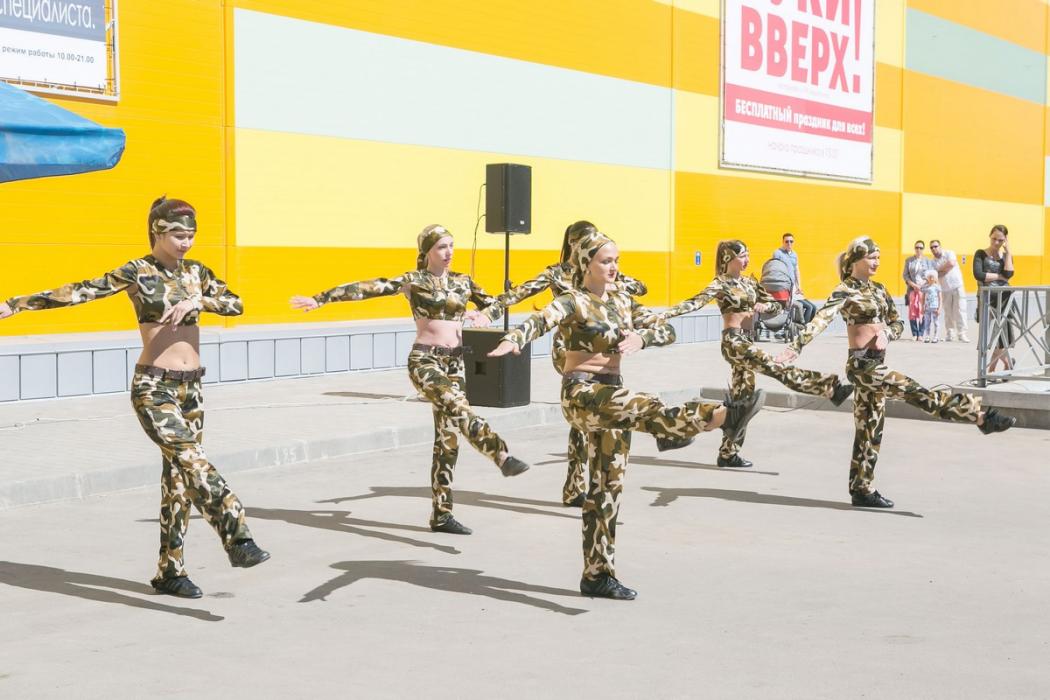 Праздник у ТРК «Акваполис», посвященный Дню Победы